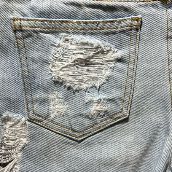 Brandy Melville Jean shorts light denim shredded distressed size 28 - Picture 5 of 12